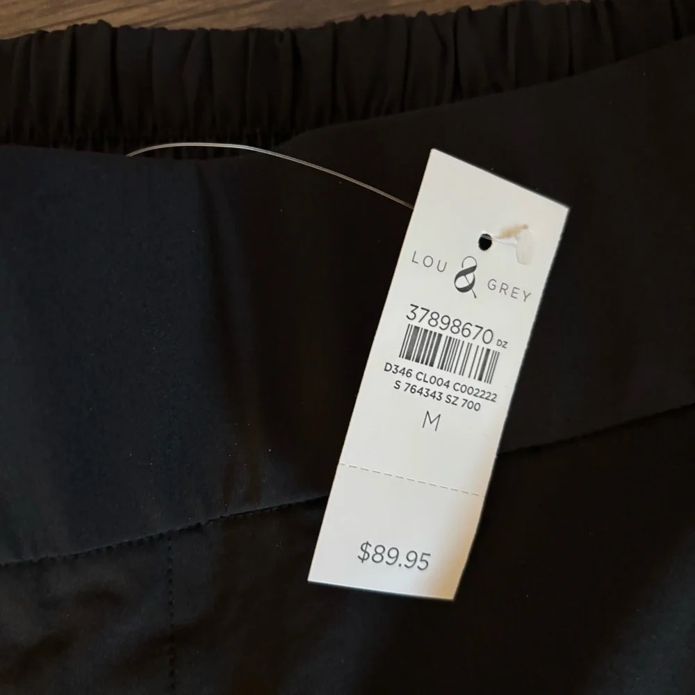 New pants size medium - Picture 5 of 5
